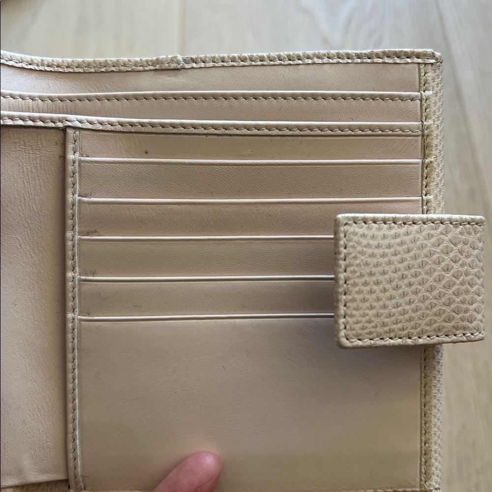Gucci wallet in beige leather - Picture 12 of 12